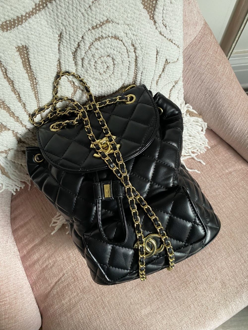 QUILTED CHAIN BACKPACK - Picture 5 of 15